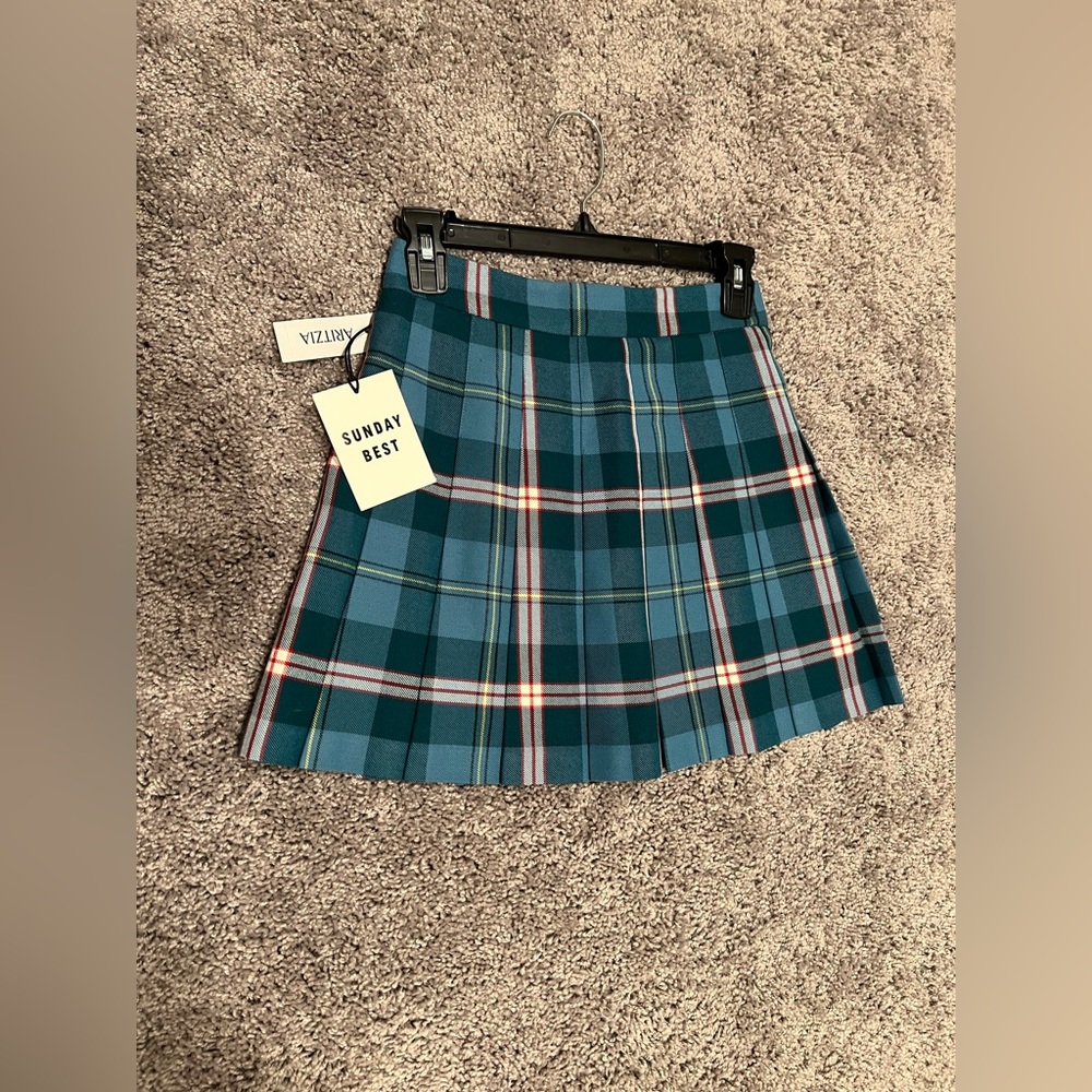 NWT Aritzia Sunday Best OLIVE SKIRT